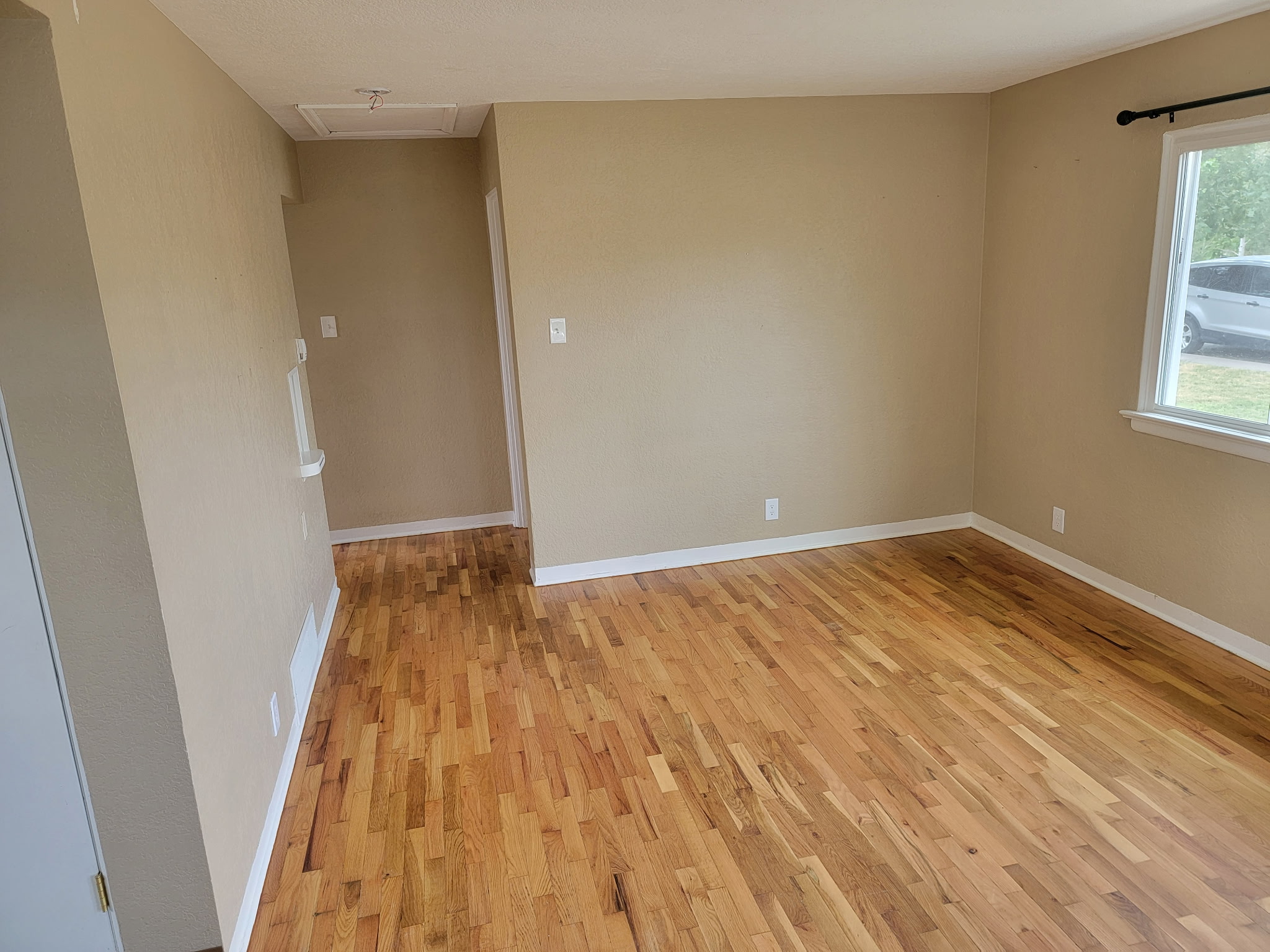 3727 Henderson Avenue - 1